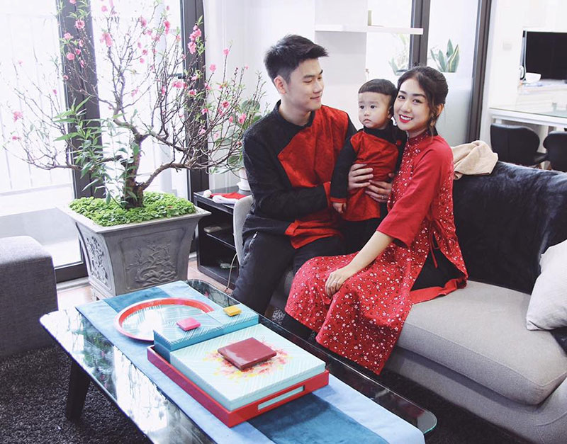 Em gái, em trai ‘tài sắc vẹn toàn’ của người nổi tiếng